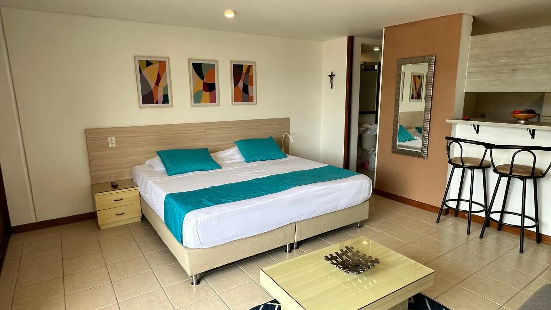 Apartamento Amoblados Medellin Poblado Patio Bonito Colombia