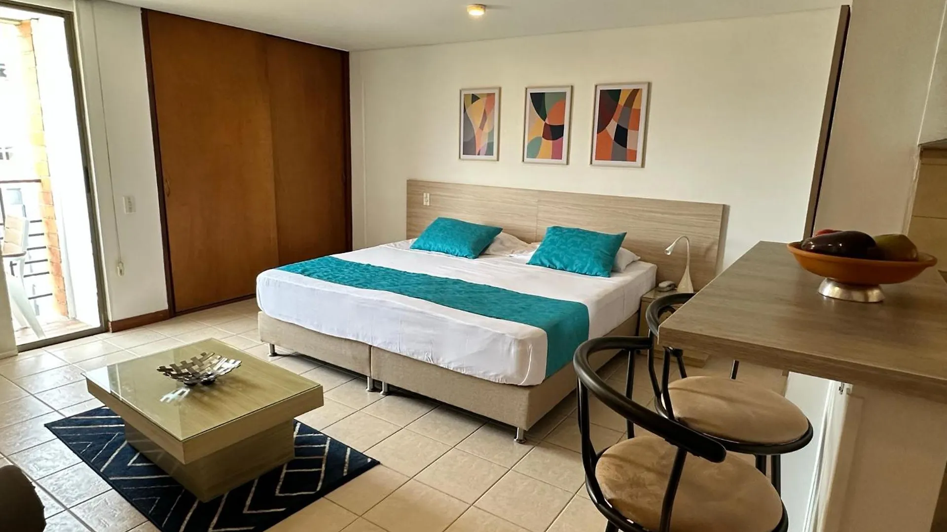 Apartamento Amoblados Medellin Poblado Patio Bonito Colombia