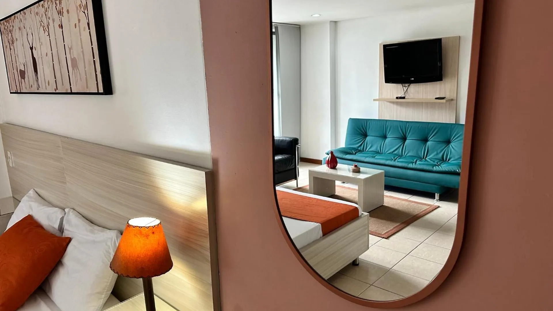 Apartamento Amoblados Medellin Poblado Patio Bonito