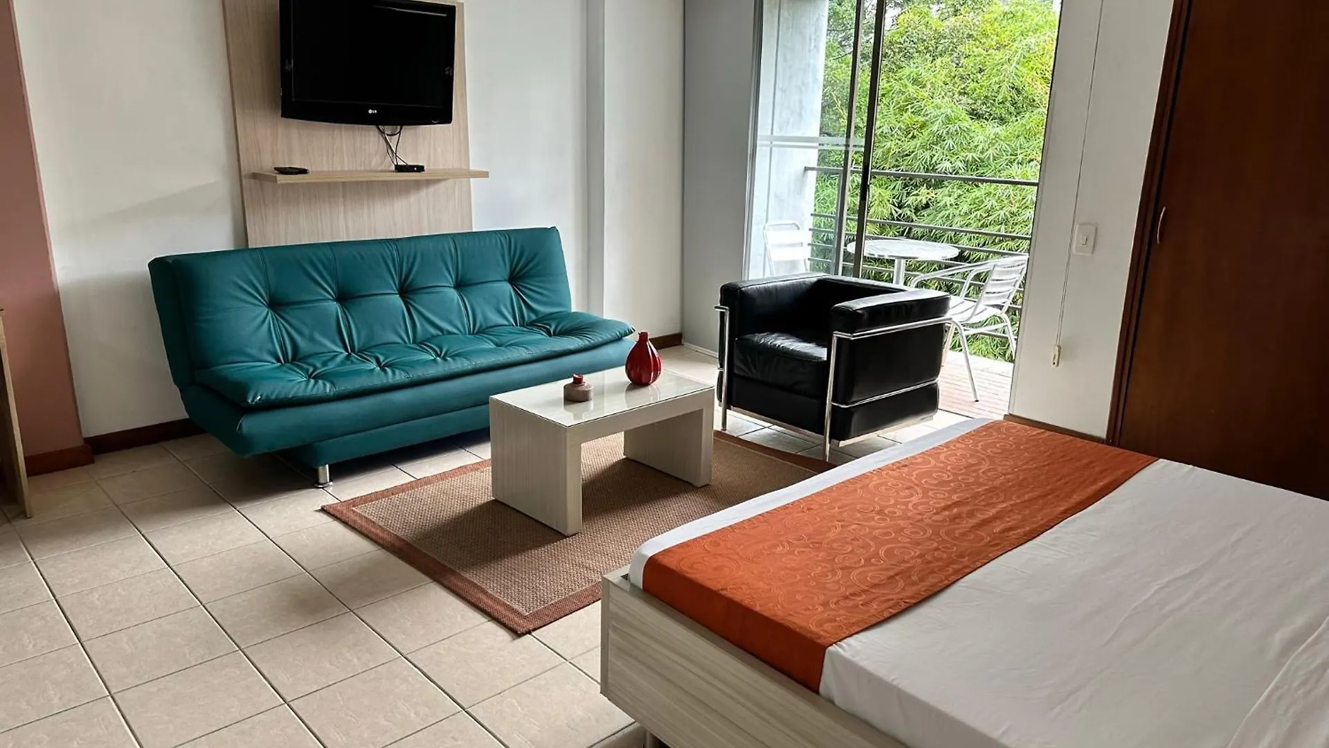 Apartamento Amoblados Medellin Poblado Patio Bonito Colombia
